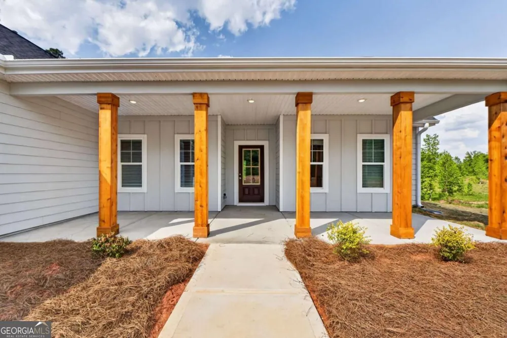 490 Bohannon RD Grantville, GA 30220