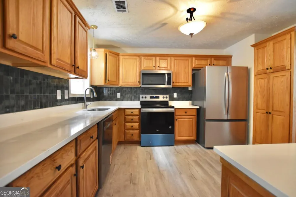 544 Academy Woods DR Jefferson, GA 30549