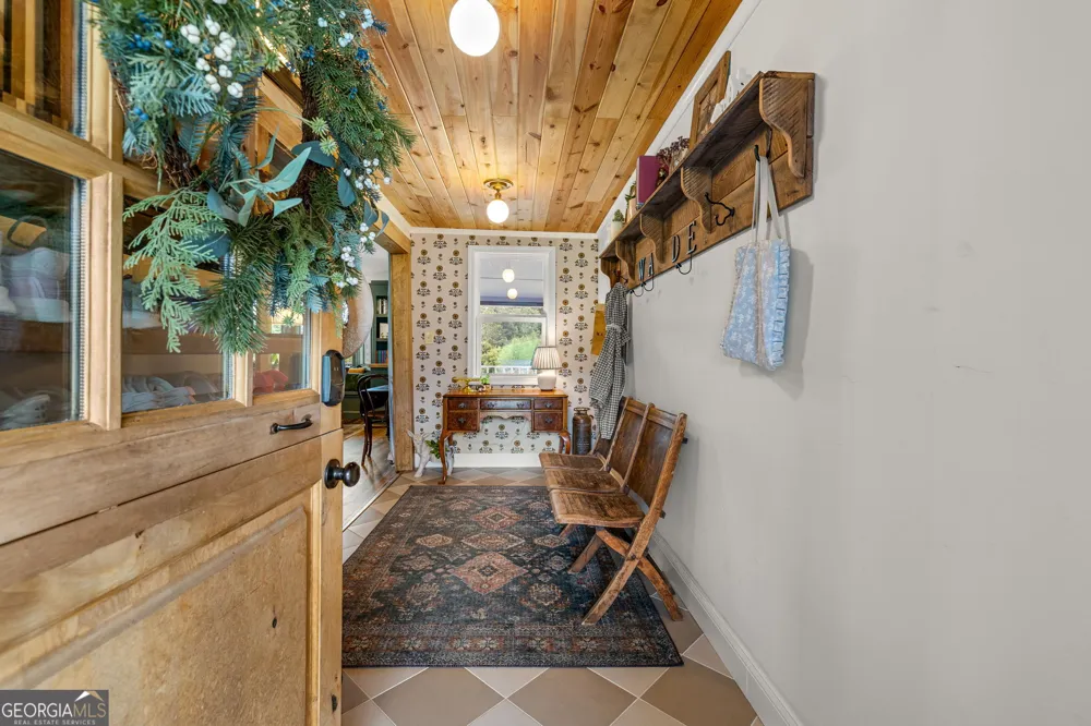 828 Garner RD Cornelia, GA 30531