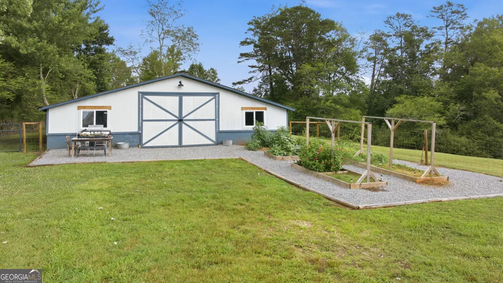 828 Garner RD Cornelia, GA 30531