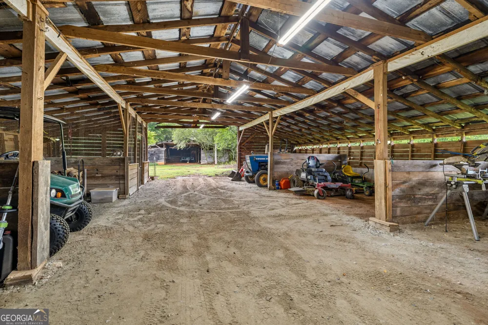 828 Garner RD Cornelia, GA 30531