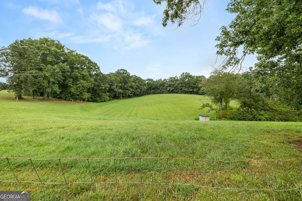 828 Garner RD Cornelia, GA 30531