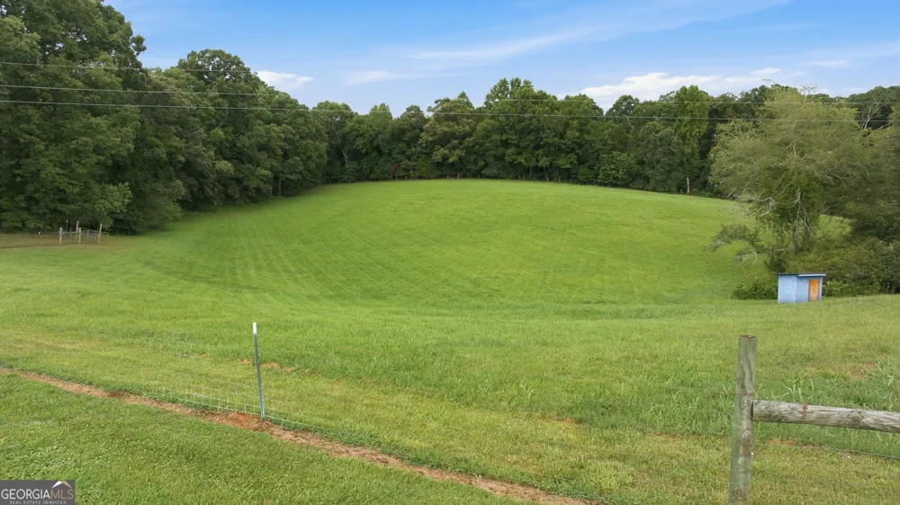 828 Garner RD Cornelia, GA 30531