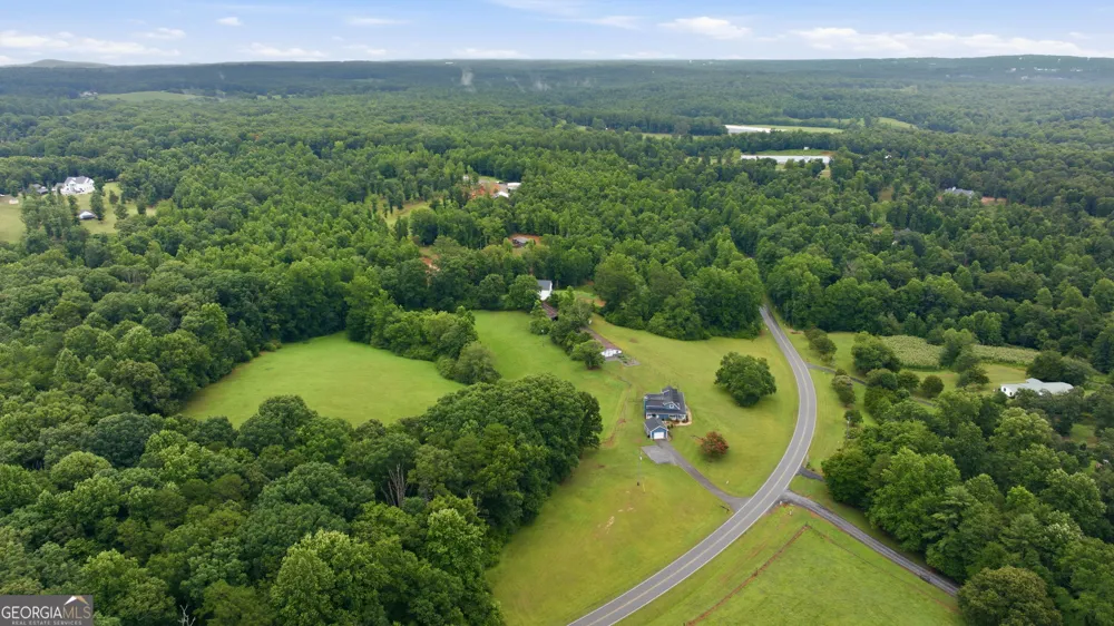 828 Garner RD Cornelia, GA 30531