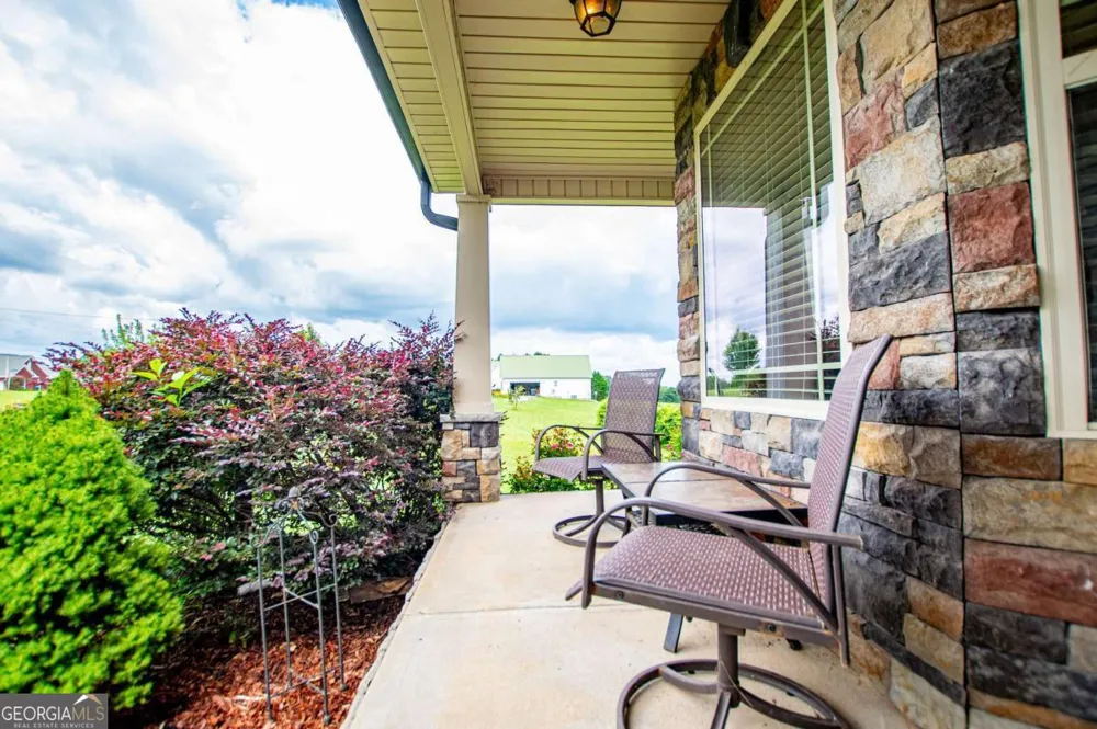 225 Hilltop RD Roopville, GA 30170