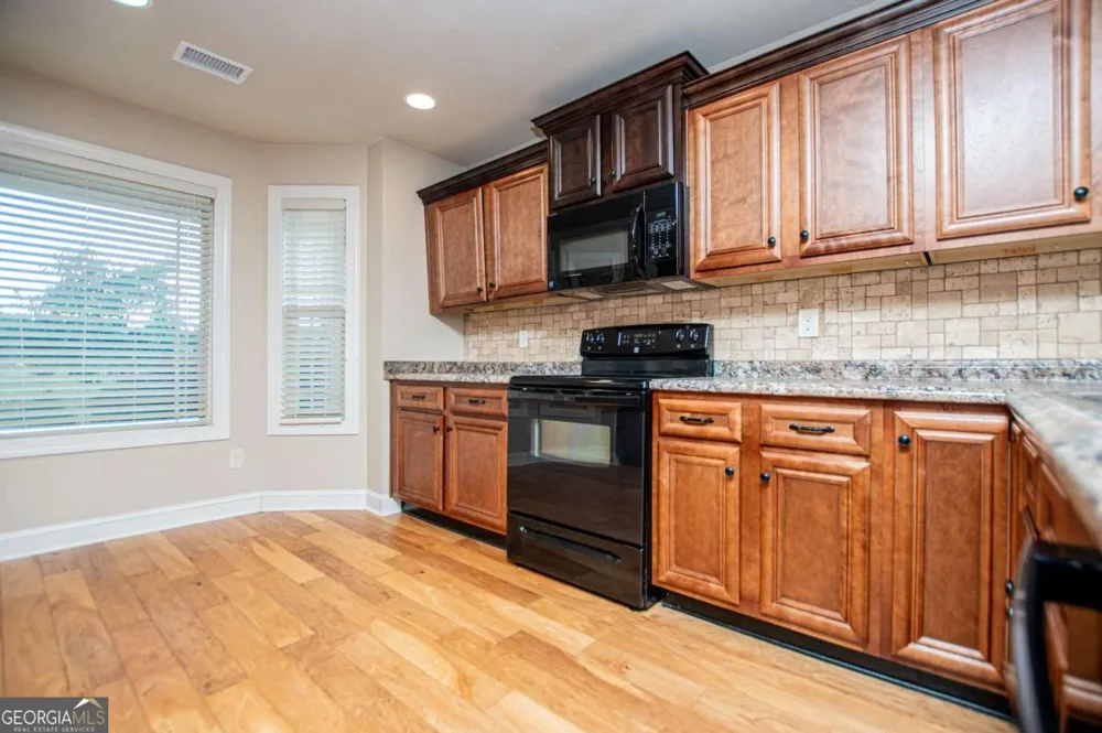 225 Hilltop RD Roopville, GA 30170