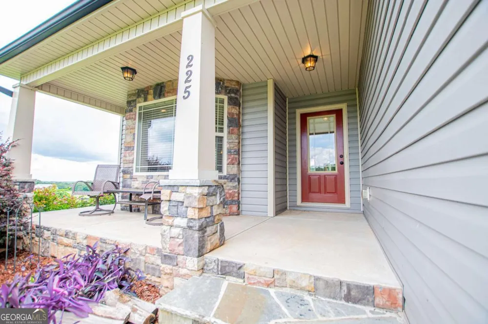 225 Hilltop RD Roopville, GA 30170