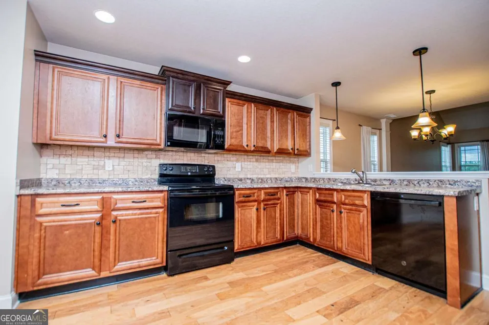 225 Hilltop RD Roopville, GA 30170