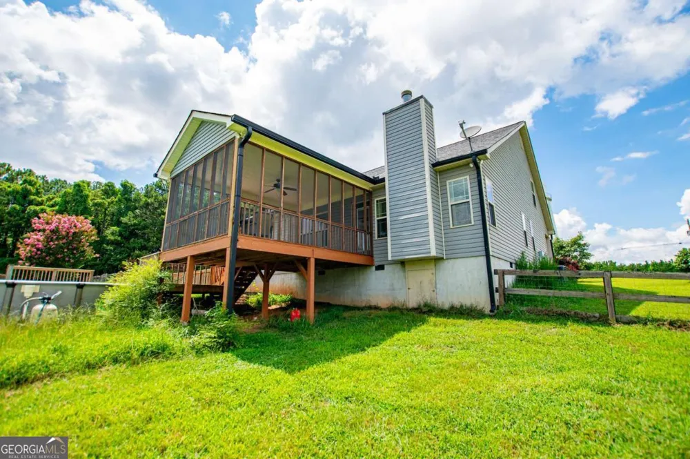 225 Hilltop RD Roopville, GA 30170