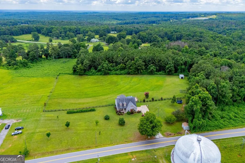 225 Hilltop RD Roopville, GA 30170