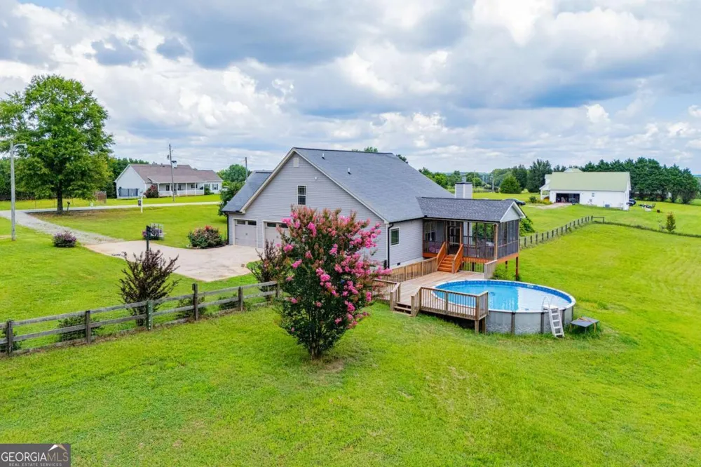 225 Hilltop RD Roopville, GA 30170