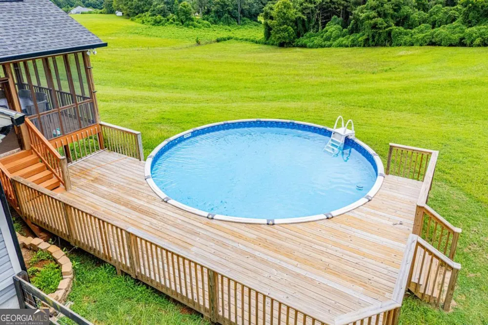 225 Hilltop RD Roopville, GA 30170