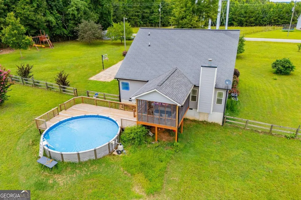 225 Hilltop RD Roopville, GA 30170