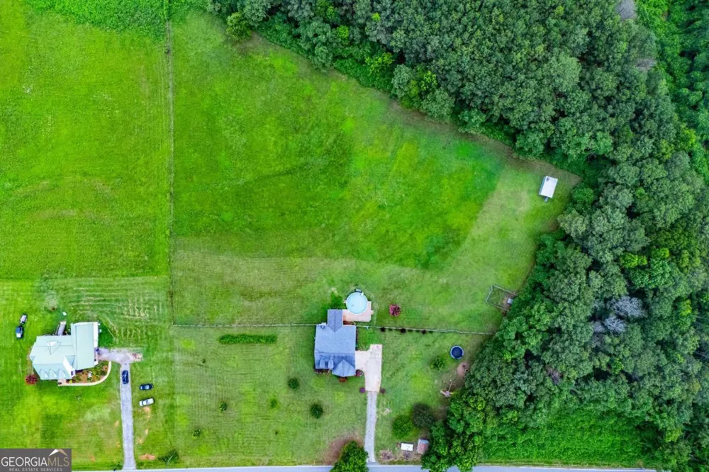 225 Hilltop RD Roopville, GA 30170