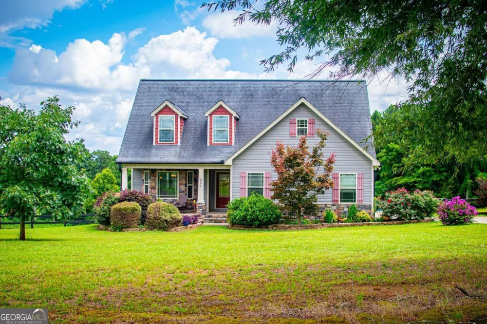 225 Hilltop RD Roopville, GA 30170