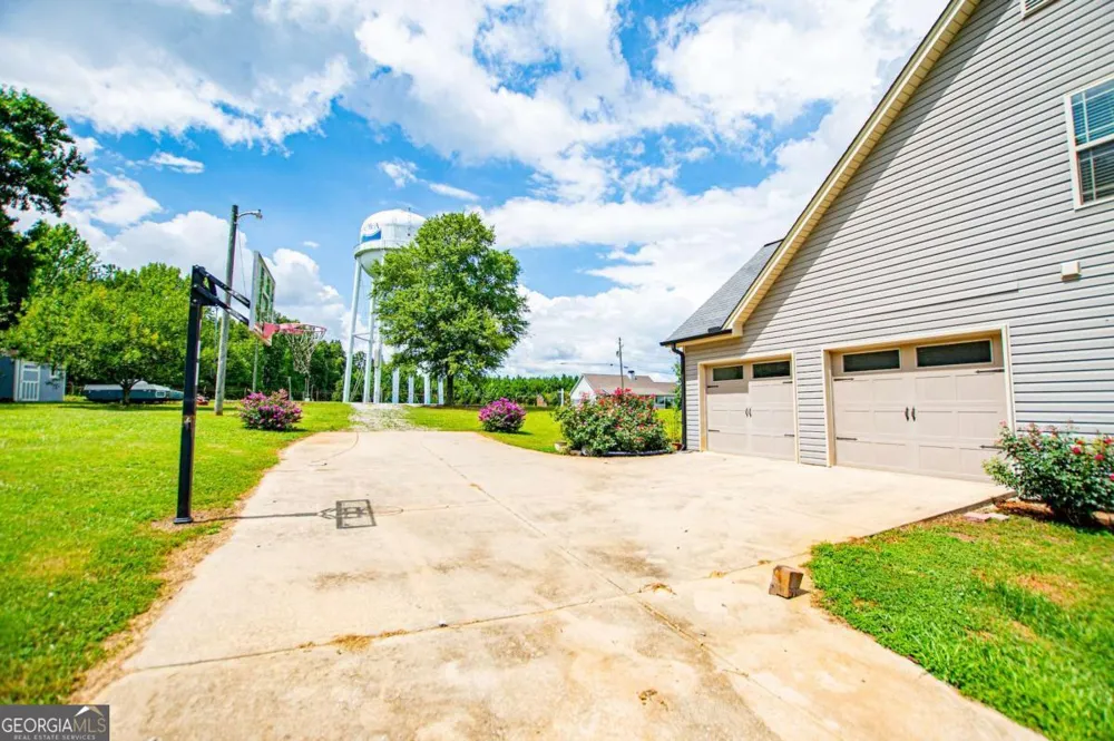 225 Hilltop RD Roopville, GA 30170