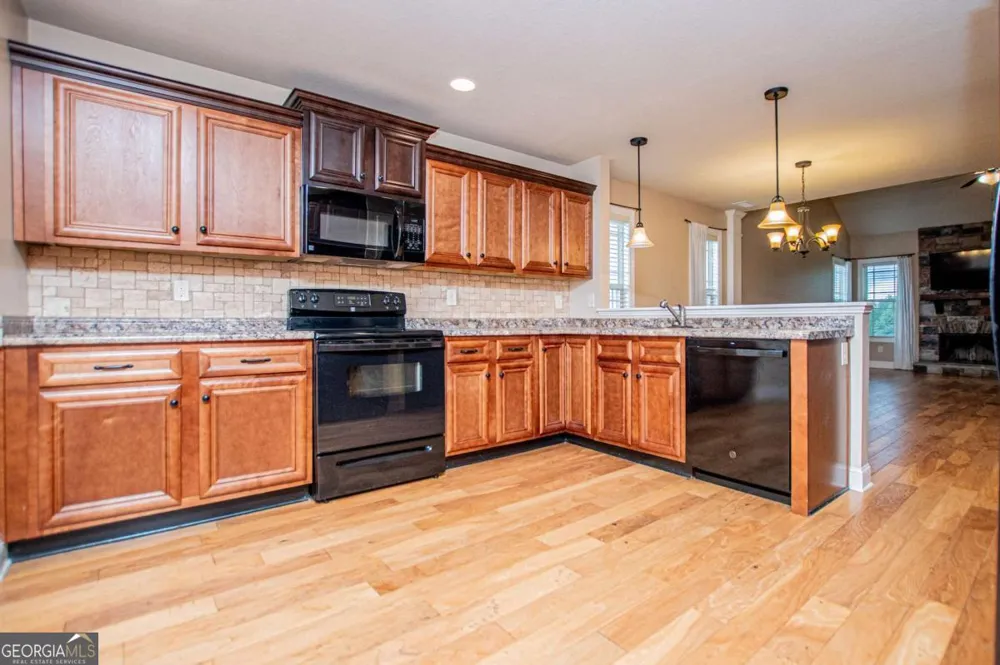 225 Hilltop RD Roopville, GA 30170