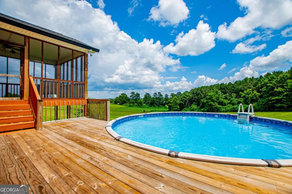 225 Hilltop RD Roopville, GA 30170