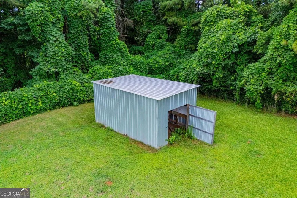 225 Hilltop RD Roopville, GA 30170