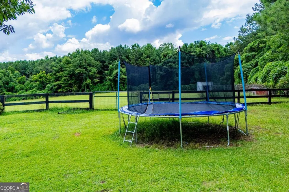 225 Hilltop RD Roopville, GA 30170