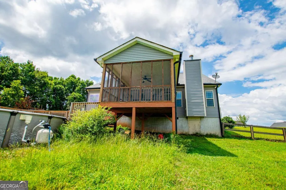 225 Hilltop RD Roopville, GA 30170