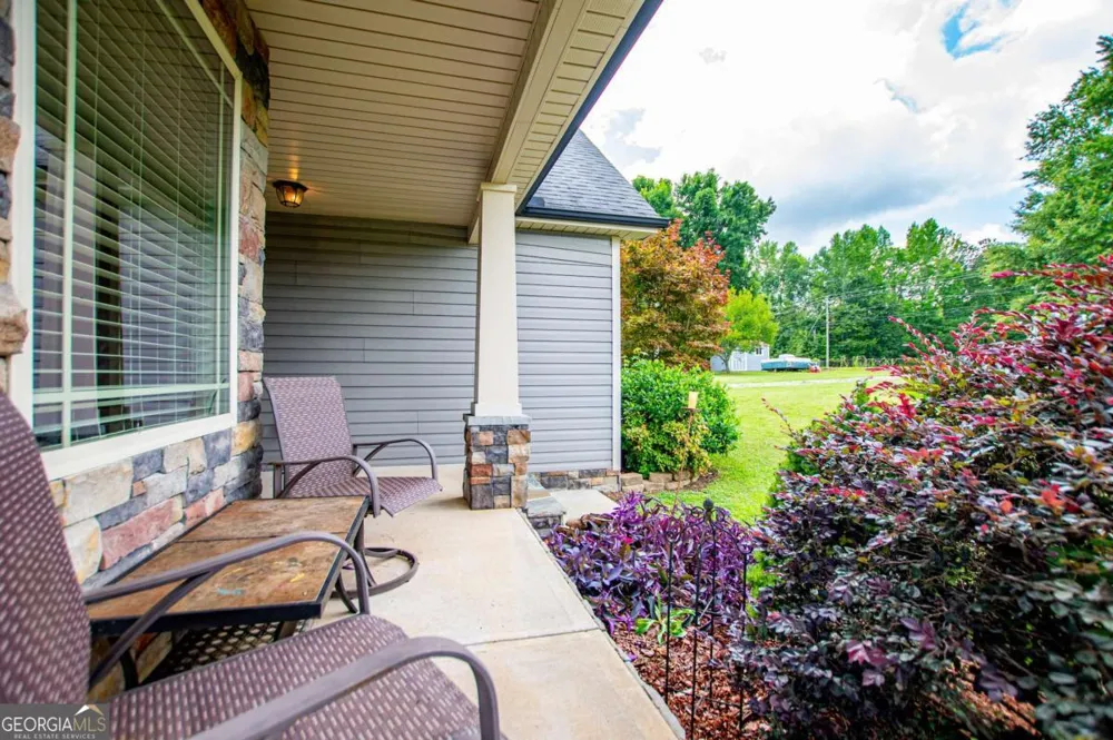225 Hilltop RD Roopville, GA 30170