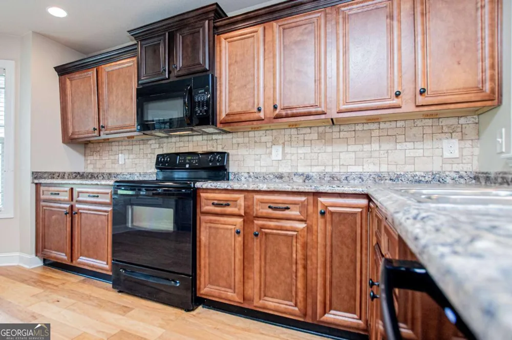 225 Hilltop RD Roopville, GA 30170
