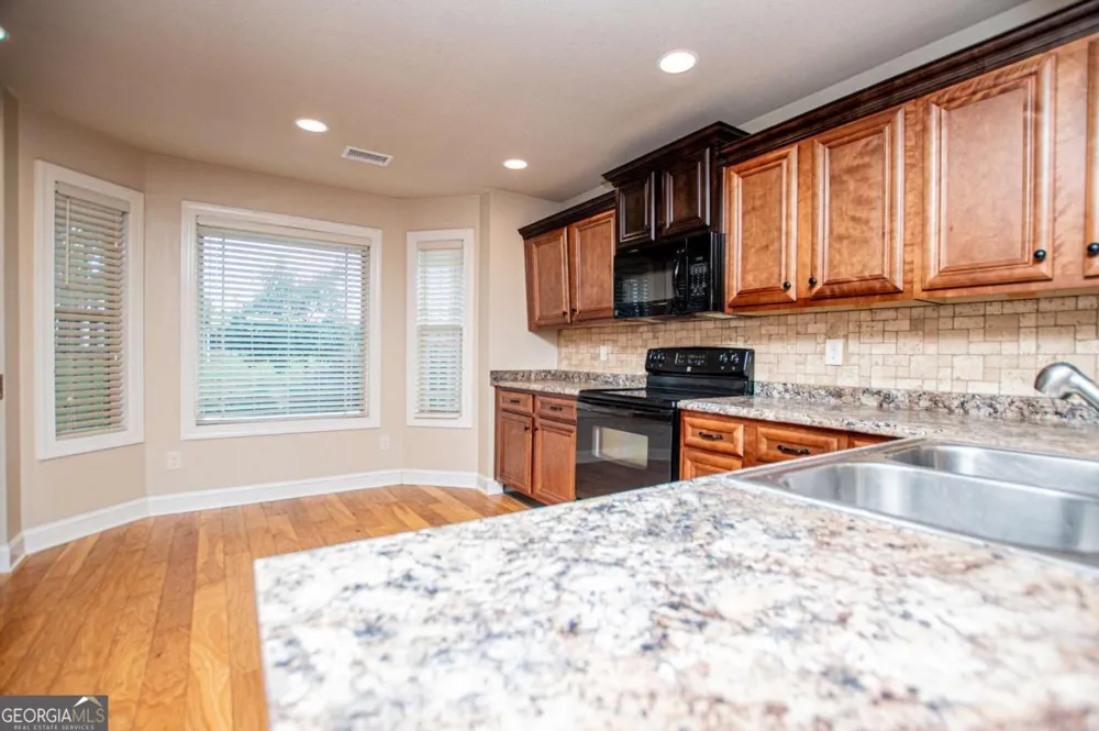 225 Hilltop RD Roopville, GA 30170