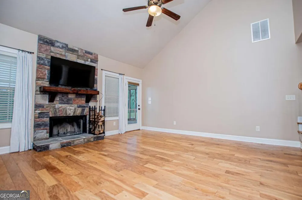 225 Hilltop RD Roopville, GA 30170