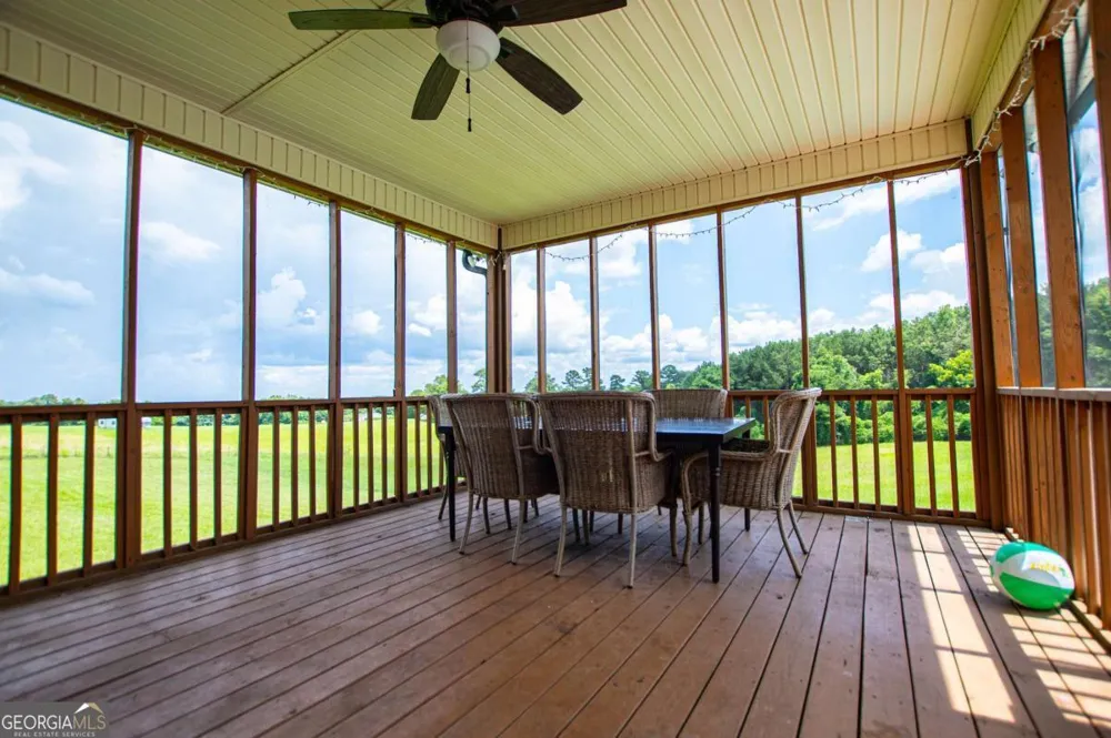 225 Hilltop RD Roopville, GA 30170