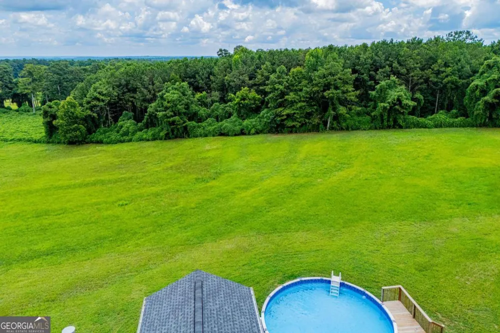 225 Hilltop RD Roopville, GA 30170