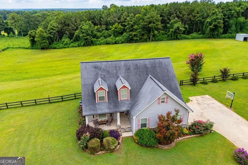 225 Hilltop RD Roopville, GA 30170