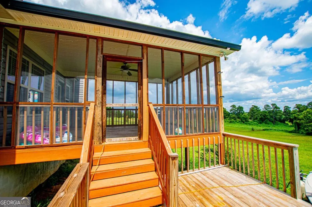 225 Hilltop RD Roopville, GA 30170