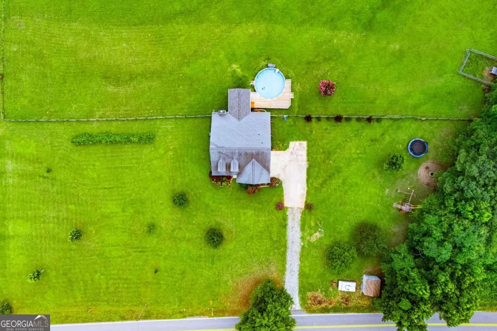 225 Hilltop RD Roopville, GA 30170