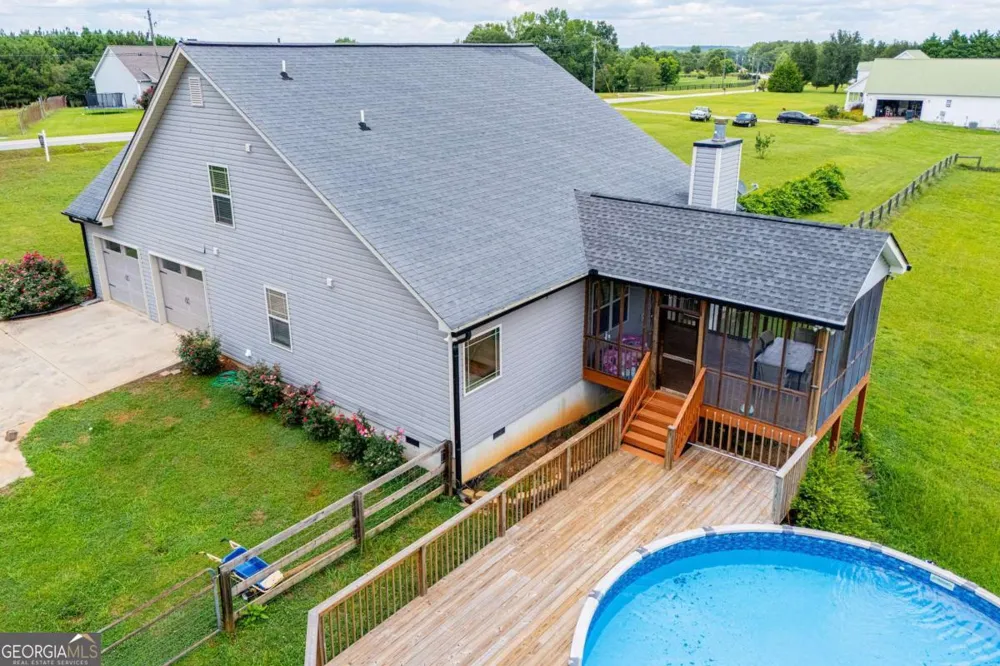 225 Hilltop RD Roopville, GA 30170