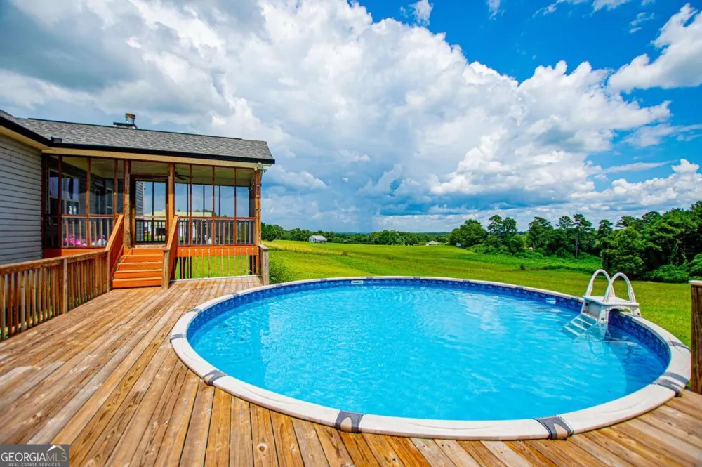 225 Hilltop RD Roopville, GA 30170