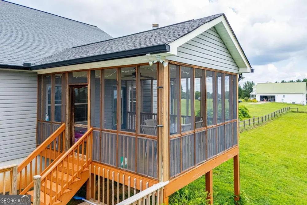 225 Hilltop RD Roopville, GA 30170