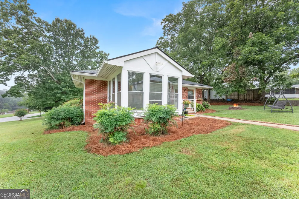 5907 Main ST Lula, GA 30554