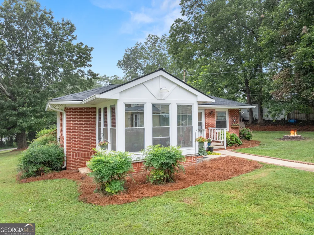 5907 Main ST Lula, GA 30554