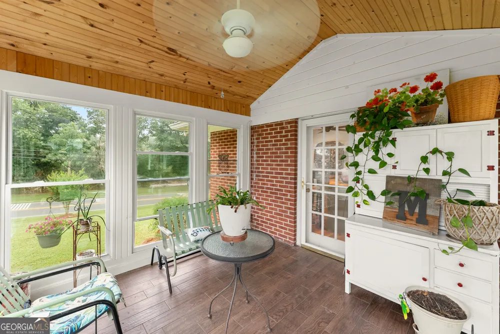 5907 Main ST Lula, GA 30554