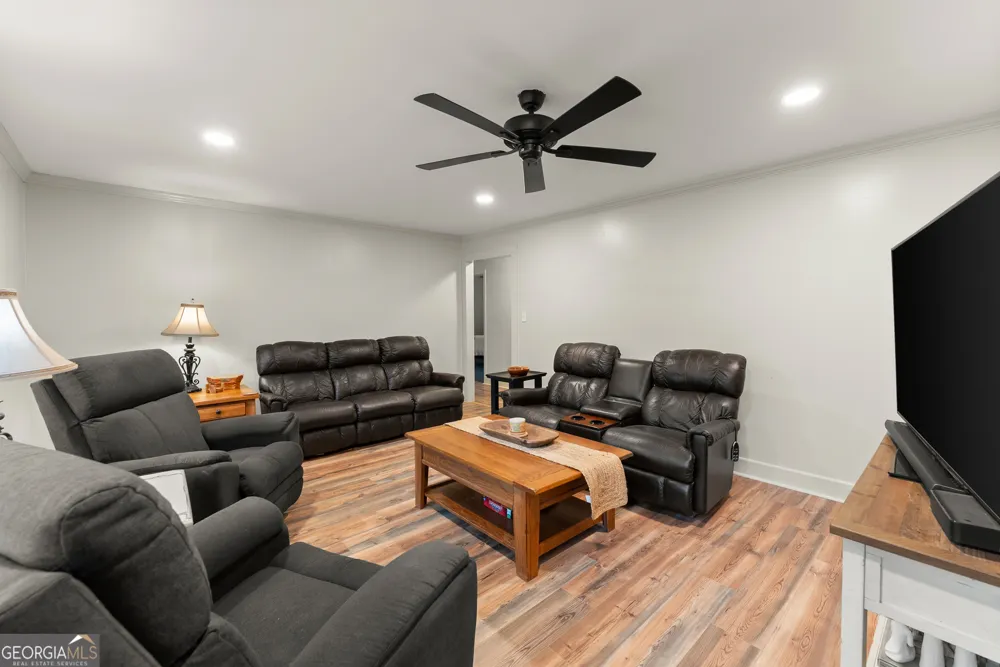 5907 Main ST Lula, GA 30554