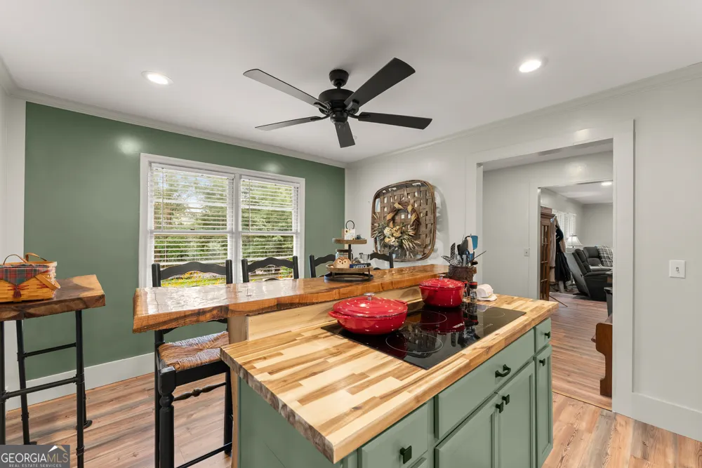 5907 Main ST Lula, GA 30554