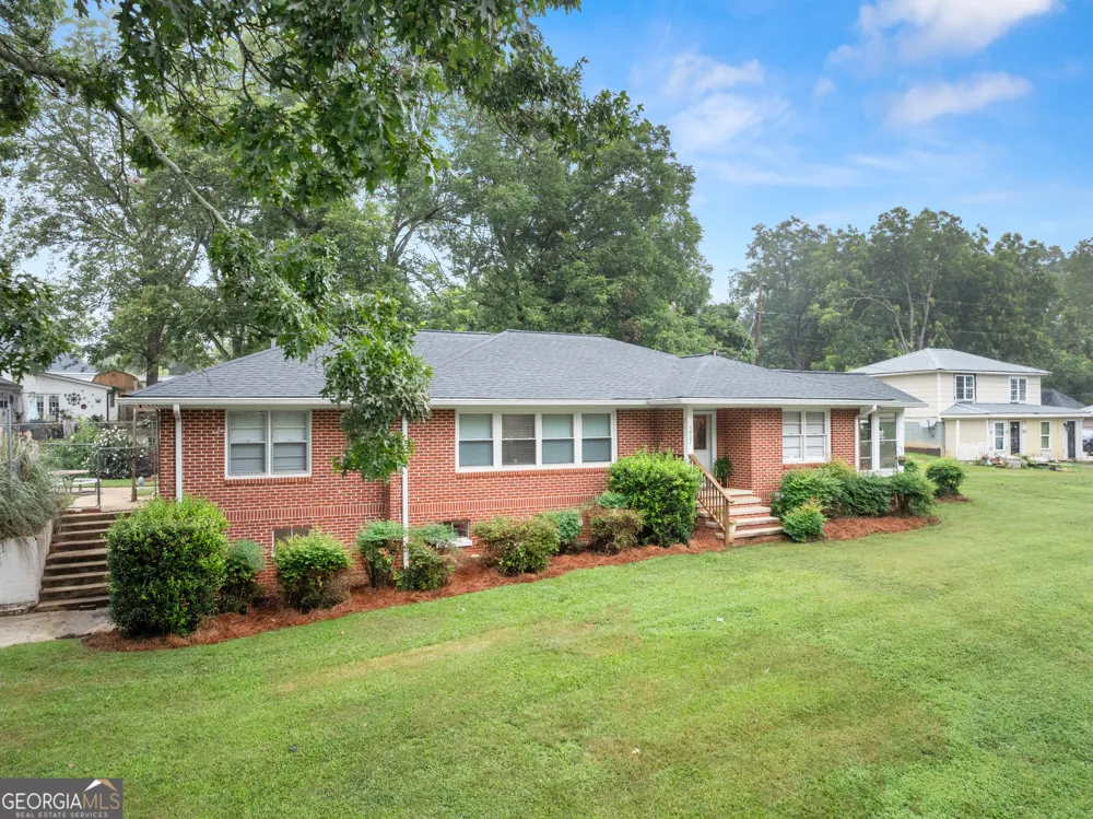 5907 Main ST Lula, GA 30554