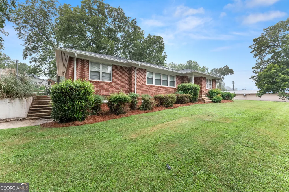 5907 Main ST Lula, GA 30554