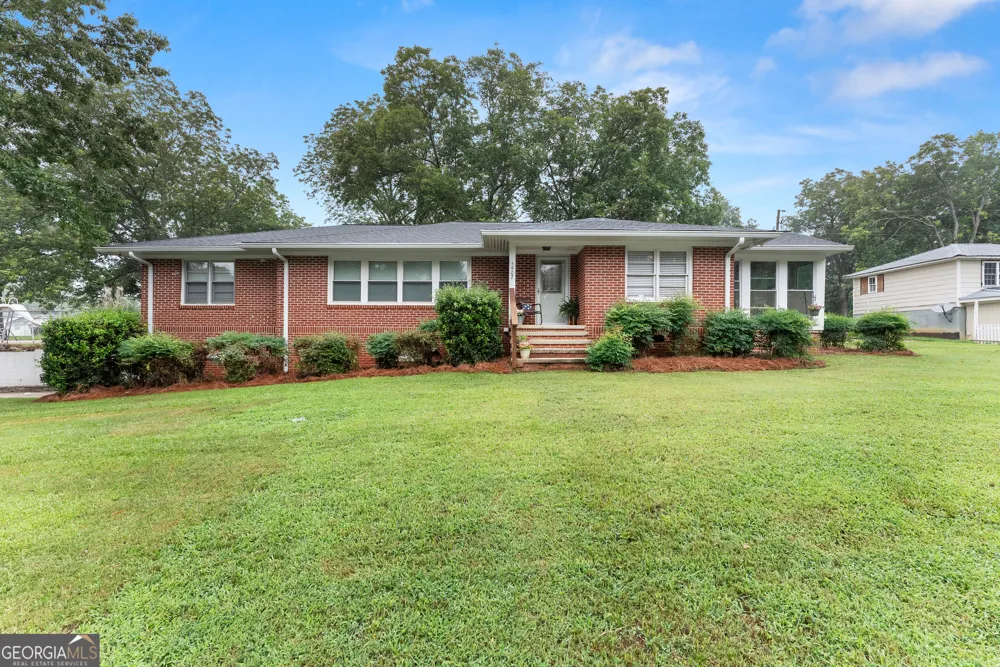 5907 Main ST Lula, GA 30554