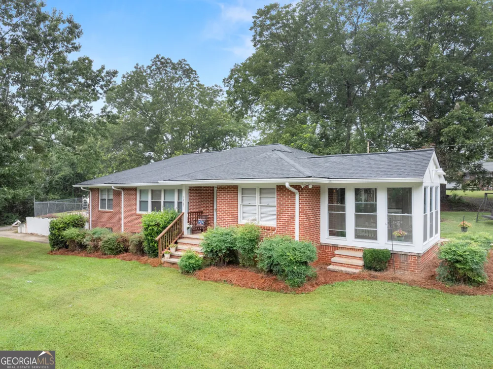 5907 Main ST Lula, GA 30554