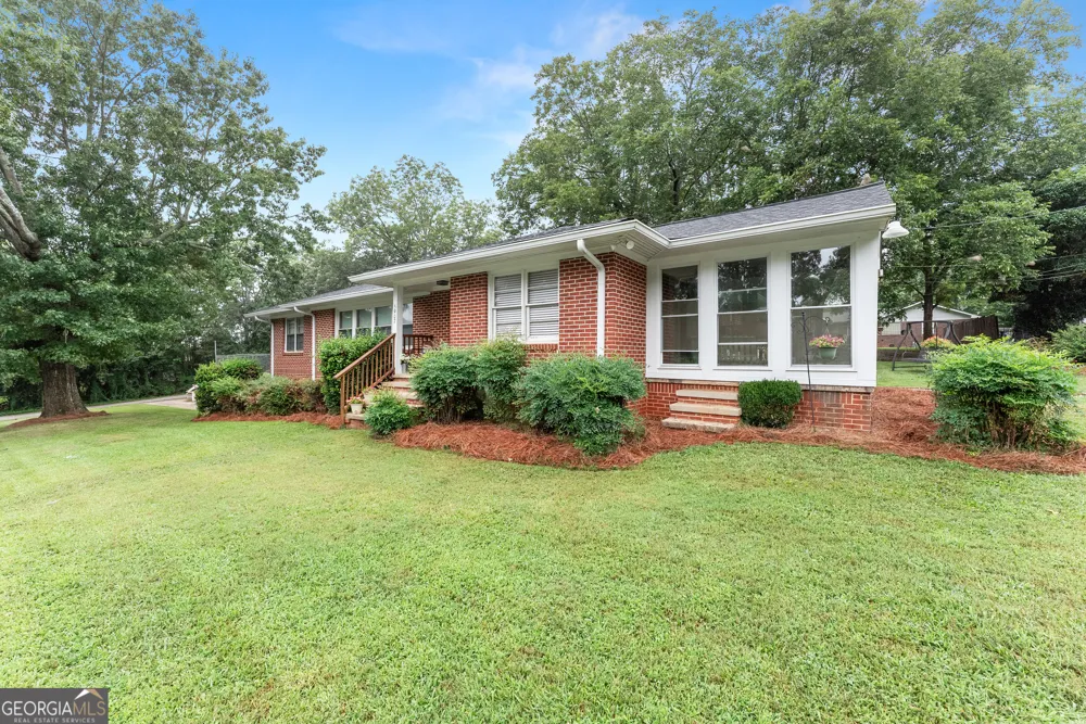 5907 Main ST Lula, GA 30554