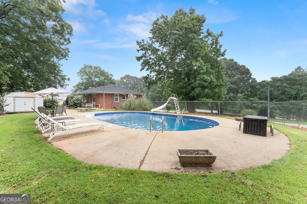 5907 Main ST Lula, GA 30554