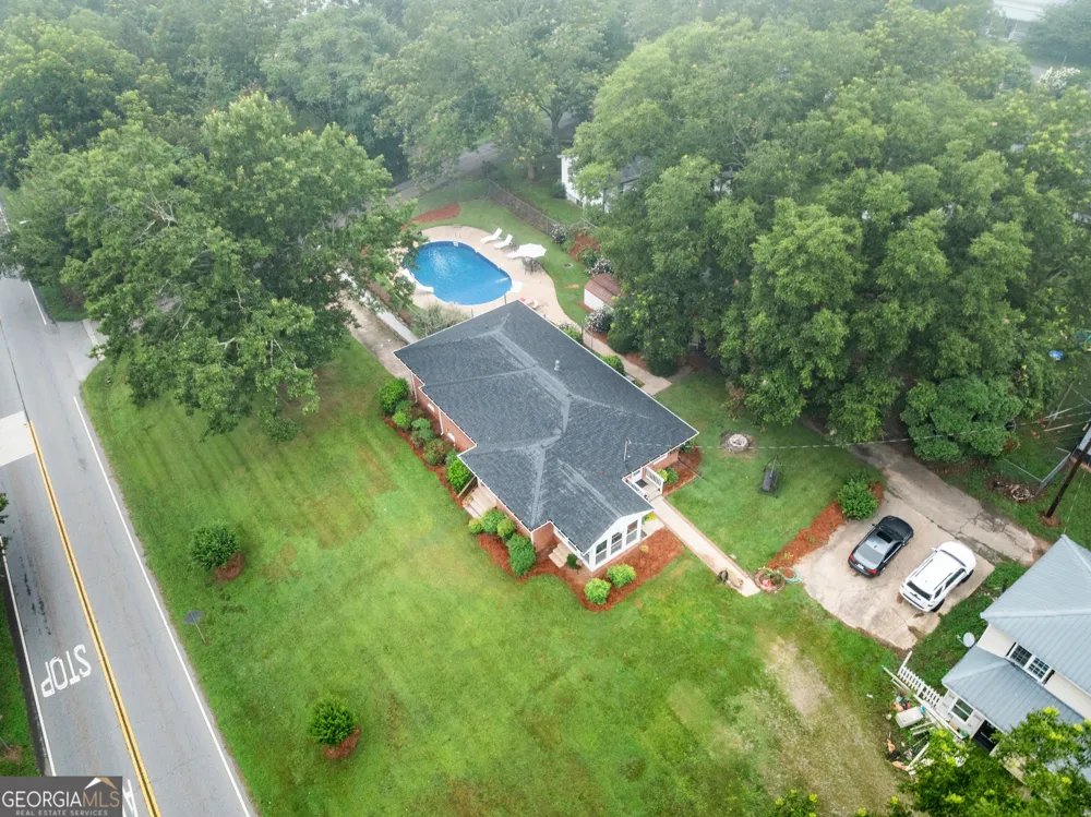 5907 Main ST Lula, GA 30554