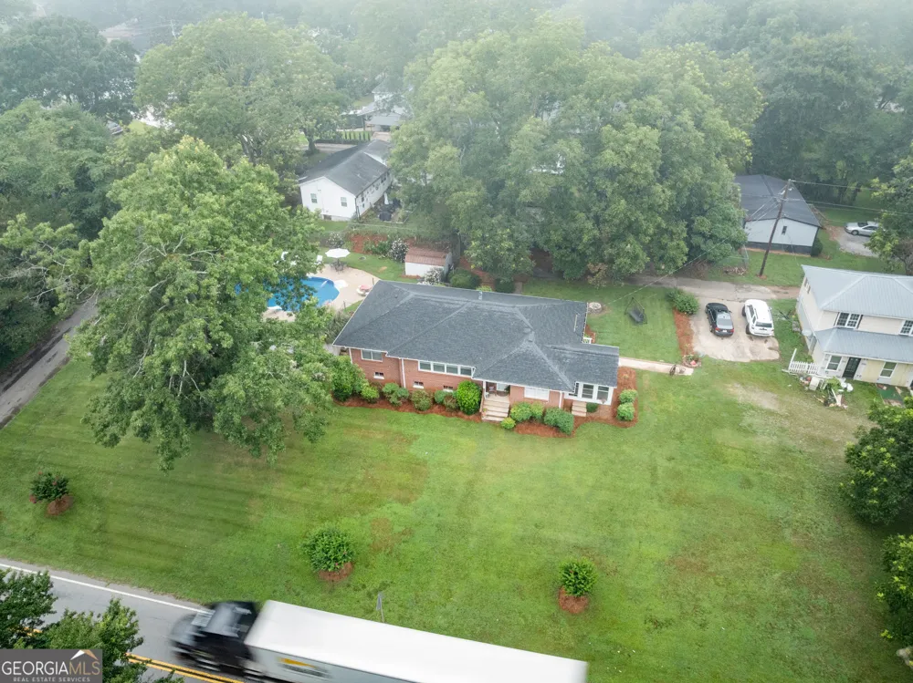 5907 Main ST Lula, GA 30554